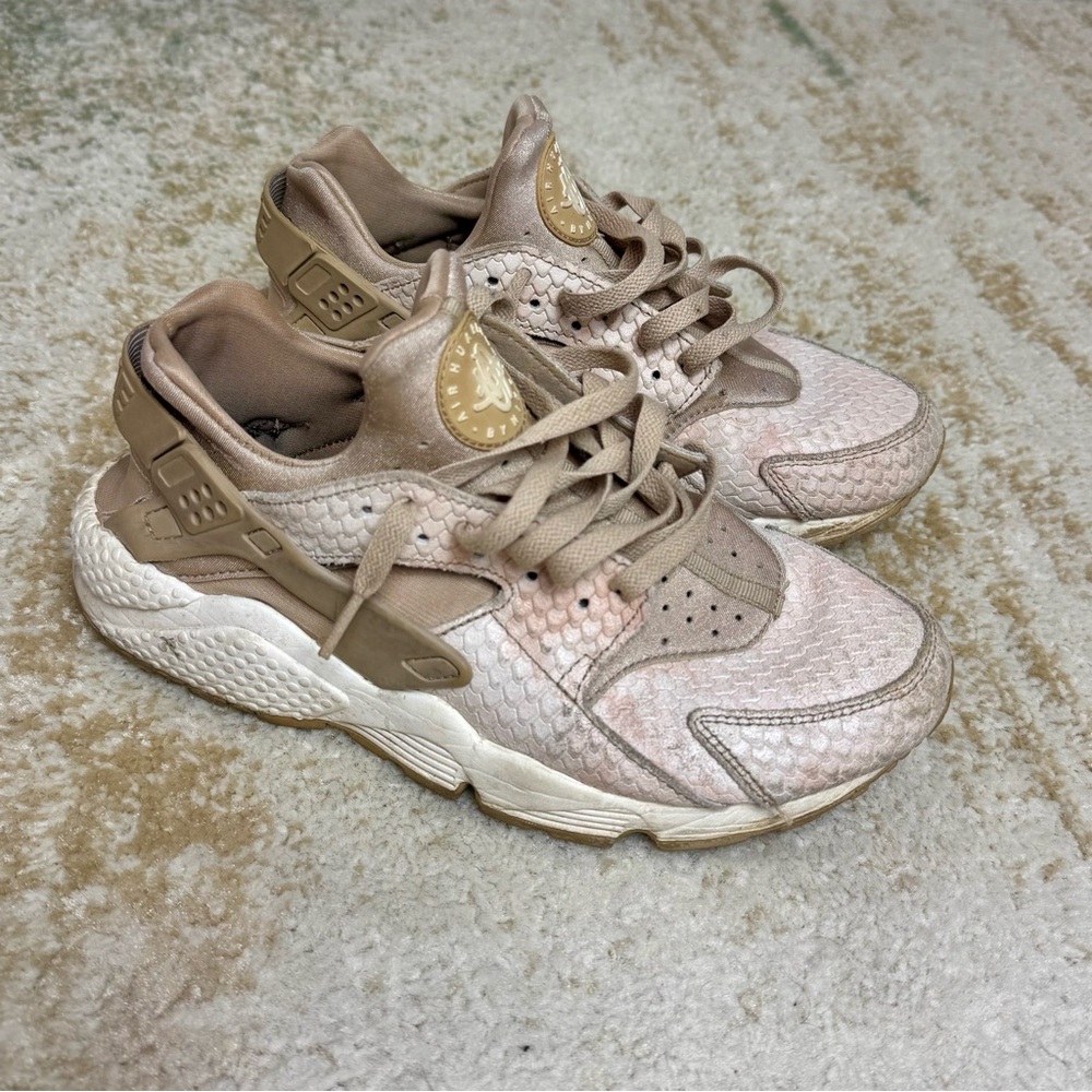 Nike Air Huarache Run, Women's, Neutrals Linen, Size 9.5